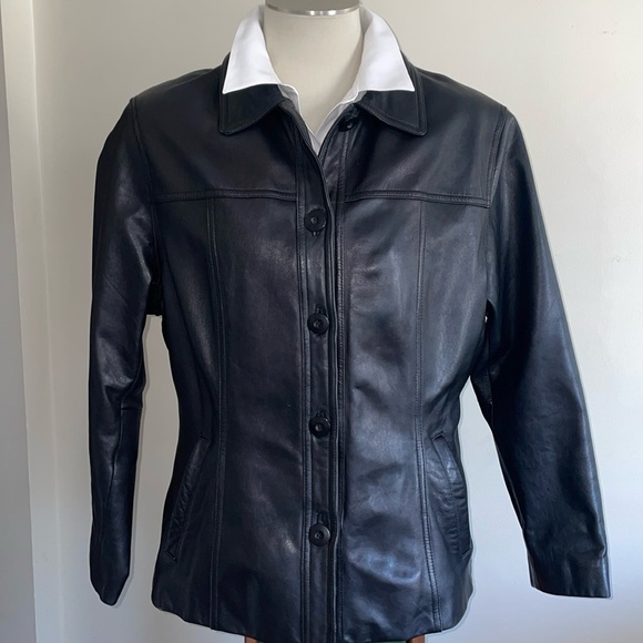 Vintage Wilson’s Leather Jacket. Size Large. Button down. Front pockets. Lined - Picture 2 of 11